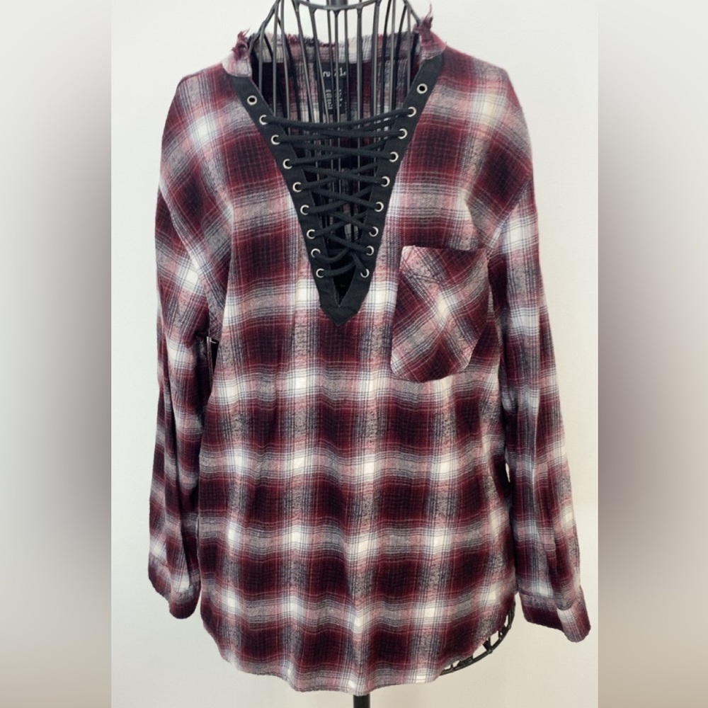 Plaid shirt Size L